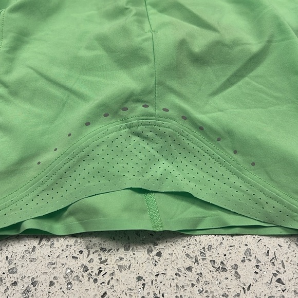 Lululemon Hotty Hot High Rise Shorts - Picture 3 of 11